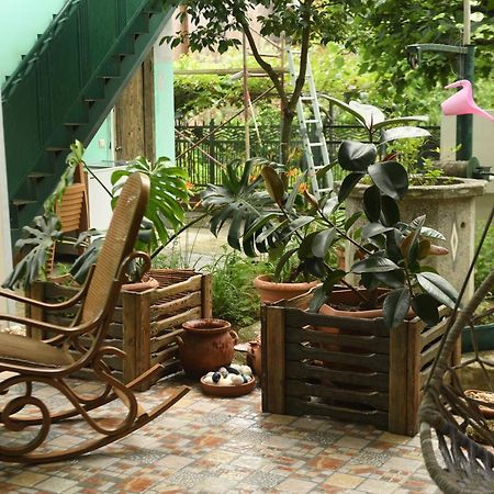 Guest House Green House Zugdidi Exterior foto